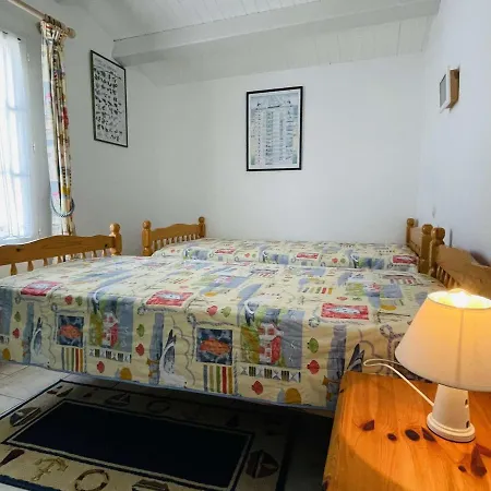 Holiday home Maison 5 Pieces Avec Jardin Clos, Terrasse, A Proximite De La Et Du Centre, 8 Couchages - Fr-1-224b-157 Noirmoutier-en-l'Ile