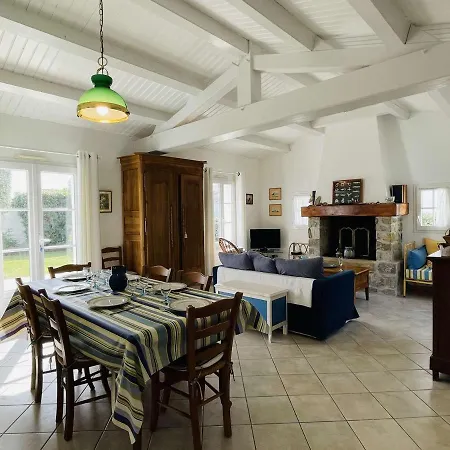 Maison 5 Pieces Avec Jardin Clos, Terrasse, A Proximite De La Et Du Centre, 8 Couchages - Fr-1-224b-157 Holiday home Noirmoutier-en-l'Ile