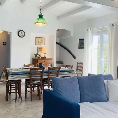 Holiday home Maison 5 Pieces Avec Jardin Clos, Terrasse, A Proximite De La Et Du Centre, 8 Couchages - Fr-1-224b-157 *