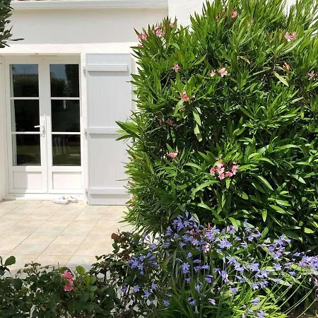 Holiday home Maison 5 Pieces Avec Jardin Clos, Terrasse, A Proximite De La Et Du Centre, 8 Couchages - Fr-1-224b-157 *